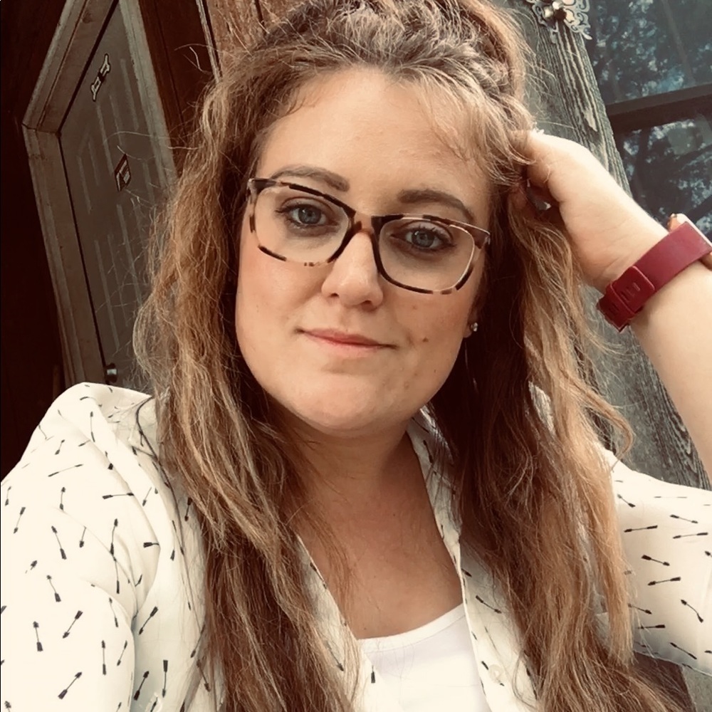Meet your Posher, Emily